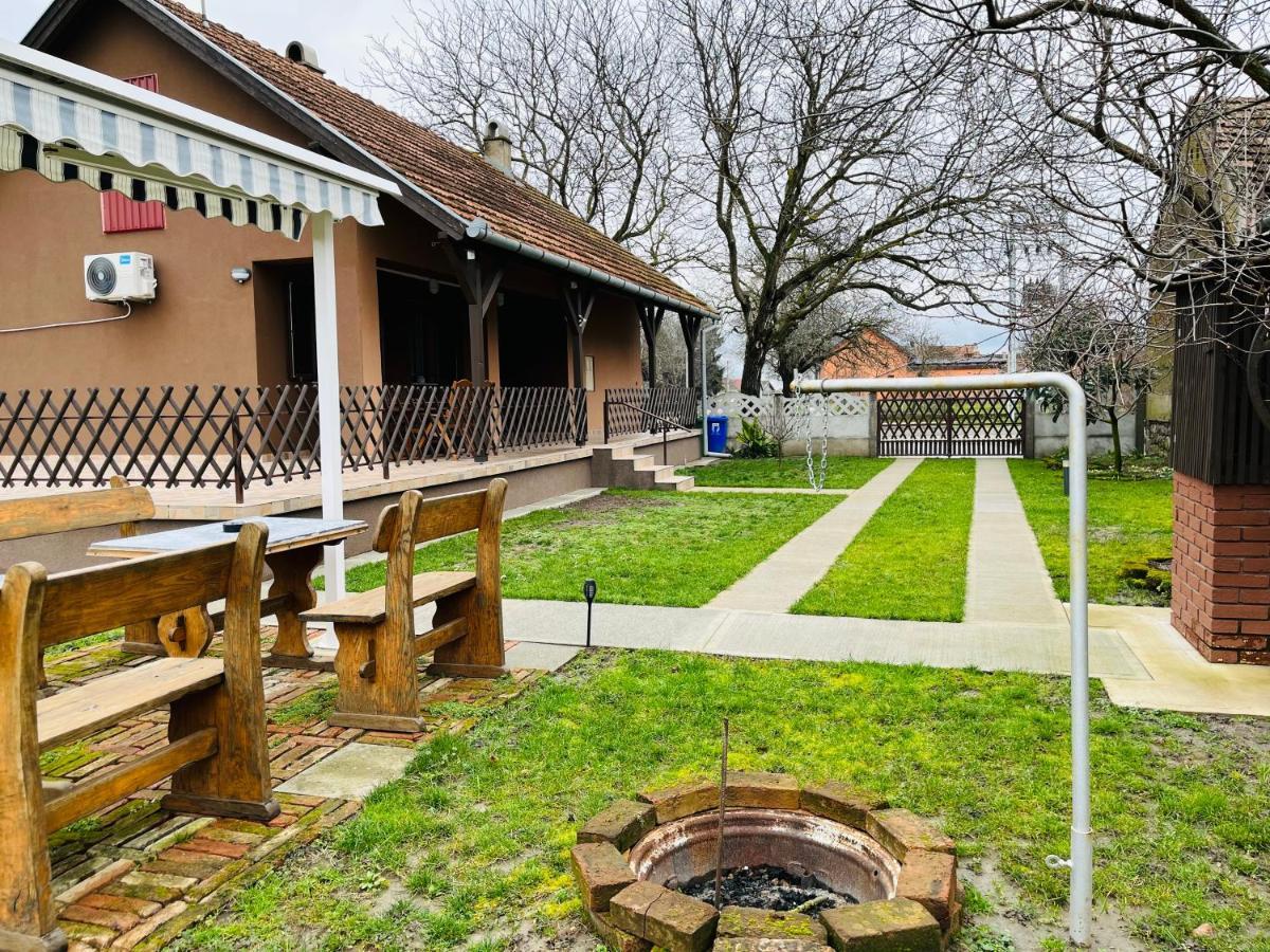 Apartament Turul -Kuca Za Odmor- Korod Zewnętrze zdjęcie